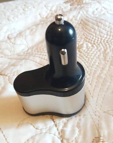 auto kamera 3 u 1: USB auto punjač sa dva USB porta 2 u 1 - Dimenzija: 9,4 x 5,8 x — 6