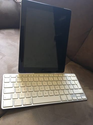 Tastature: Tastatura za iPad Original NOVA tastatura za iPad kupljena u — 1