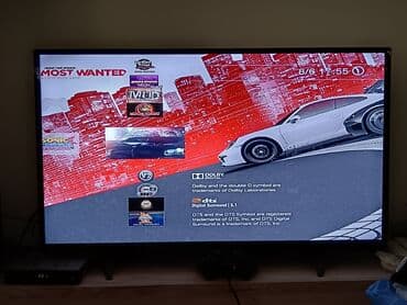 Elektronika: Sony PlayStation 3 konzola, dolazi sa dva kontrolera. Konzola je crne — 4