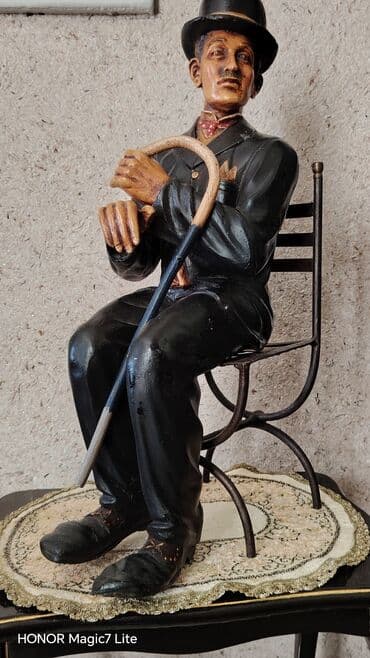 Figure: Figura, bоја - Šareno