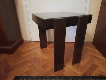 lavabo sa ormaricem dimenzije: Mali drveni (klub) stocic sa staklom Dimenzije 48x48 cm Visina oko — 2