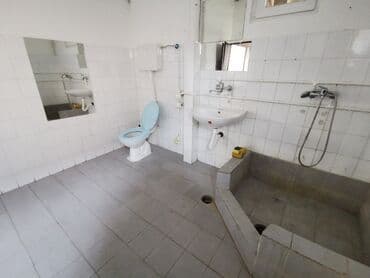 Magacini i radionice: Izdajem prostran poslovni prostor 240m2, u blizini isključenja Lasta — 8