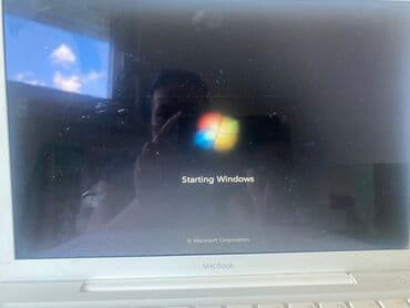 kuler za laptop: Polovan Apple MacBook u beloj boji, dolazi sa punjačem i mišem — 4