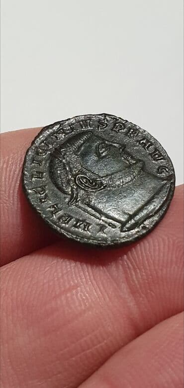 zastava srbije i republike srpske: ★ LICINIUS I (308-324)Siscia (313-315)I CON-SERVATORI/ SIS Jupiter - — 4