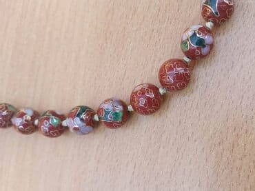 privezak za kljuceve sa slikom: Ogrlica Kloazon 1 Ogrlica Kloazon Dužina-obim 62 cm, prečnik perle — 6