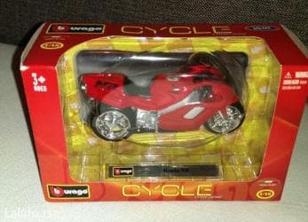 vespa motor za decu: Burago motor model "honda nr",1/18,18-51000,nov,u originalnoj kutiji — 2