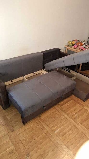 ugaone garniture u p: A. Ugaona KOCKA Dimenzije 240x170 Zicano je jezgro Razvlaci se — 5