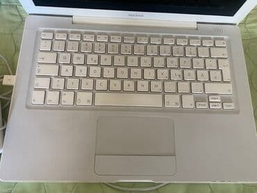 kuler za laptop: Polovan Apple MacBook u beloj boji, dolazi sa punjačem i mišem — 3