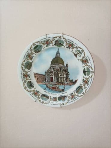 bela vunica: Color - White, Used — 3