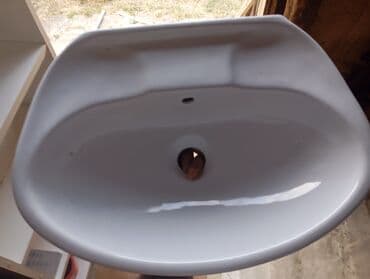 WC šolje i lavaboi: Umivaonik nov nekoriscen