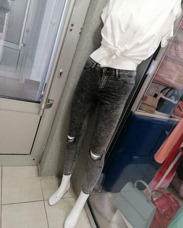 tamno sive pantalone: Tamno sive farmerice
Vel 27
Sa dosta elastina
Uvoz Turska — 7