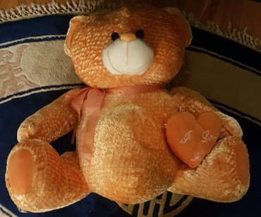 veličine za decu: PLISANI MEDA - Jako veliki. Ima srce i pise I love you. kao nov ! — 4