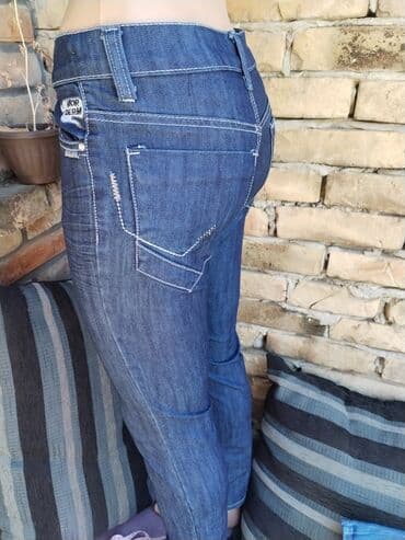 pantalone s: Farmerke vel S
Kao nove — 3
