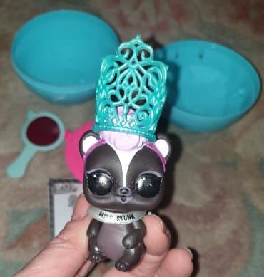 gumena lutka: Lol suprise original lutka ljubimac pets - miss skunk — 1