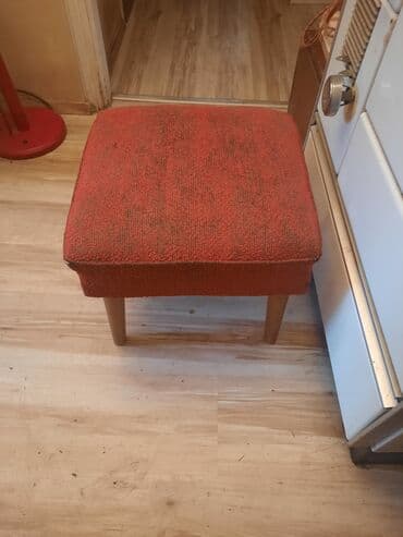 lidl tabure za decu: Retro tabure,stolica Dimenzije oko 44x44 cm. Visina oko 36 cm Nogice — 2