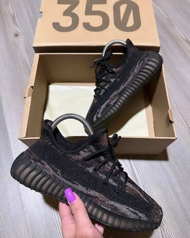 zara obuca velicine: Adidas Yeezy Boost 350 patike A klasa

Novo.
Brojevi 36 do 46 — 22