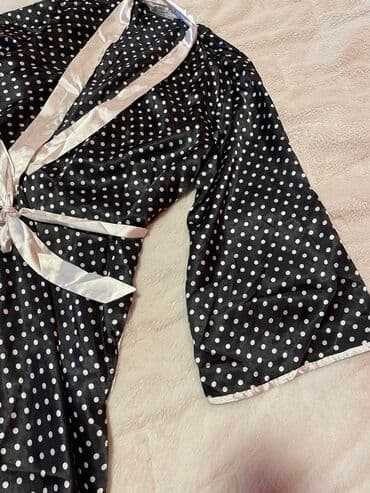 leprsave pantalone: One size, Novo, Saten, bоја - Crna — 2
