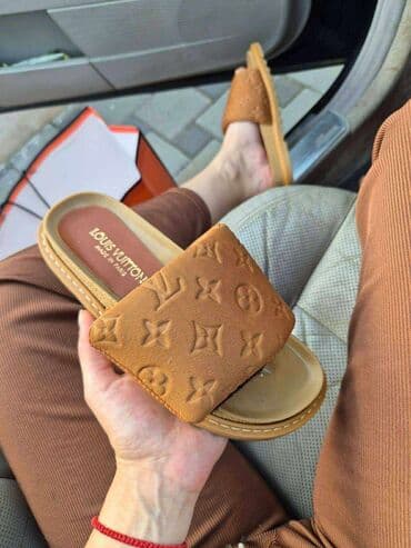Ženska obuća: Modne papuče, Louis Vuitton, 38 — 1