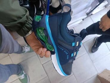 dm sociva u boji: Nike — 16