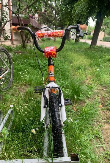 torbe b: Carpiolo, Mustang 1600 sa kontrom.  Bicikl je potpuno nov.  Gume nove — 7