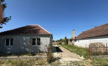 stanovi na prodaju ub: Kompletno renovirana kuća 80m2 Sivac, ul. Savska 9 Cena 38.000e — 2