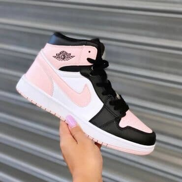 jordan 36 cena: Jordan Air 1 duboke jordanke

Novo
Brojevi 36 do 46 — 6