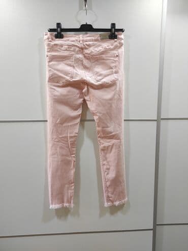 Farmerke: Svetlo roze pantalone Clockhouse super skinny. Veličina 40, poluobim — 3