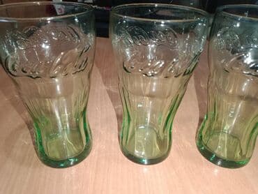 porcelanski set: Set čaša za piće sa logotipom „Coca-Cola“, izrađene od zelenog stakla — 1