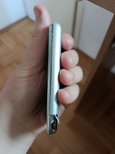 Ostali mobilni telefoni: IPhone 2G 1st gen A1203. Ne znam ništa o telefonu, prodaje se u — 5