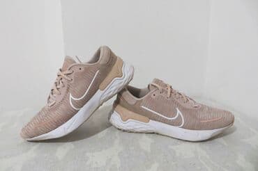 patike s: Nike, 38.5 — 1