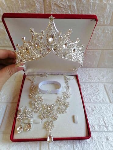 torbe b: Chanel, Set: Kruna, Minđuše, Narukvica, Materijal: Cirkon, Biser — 13