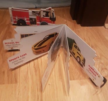 traktor na pedale za decu: Auto knjiga !Edukativne knjizice na engleskom. Kad se zatvore dobija — 2