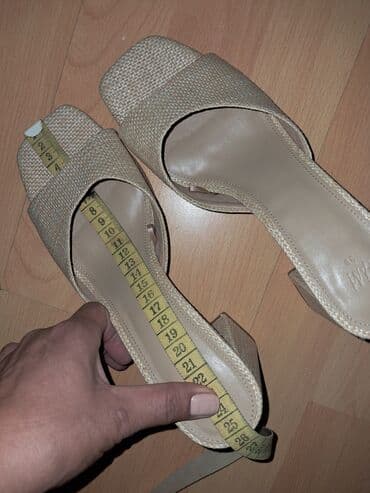 helanke sa krznom: Modne papuče, H&M, 39 — 6
