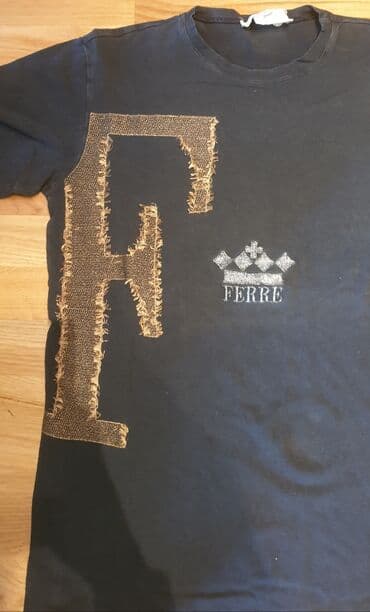 gianfranco ferre parfemi: Gianfranco FERRE GFF crna muška majica. Piše 54 velicina,za XL. Pazuh — 2