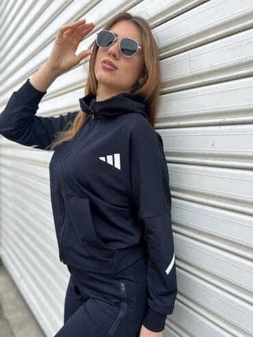 zenske trenerke mokra likra: Adidas ženska trenerka

Novo
Pamuk
Veličine s m l xl 2xl — 3