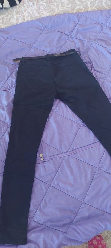 mikroring nadogradnja cena: Novo. Crne pantalone u velicini 26. Cena 800 din — 1