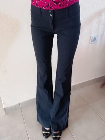 jednobojne pantalone: S (EU 36), Normalan struk, Zvoncare — 2