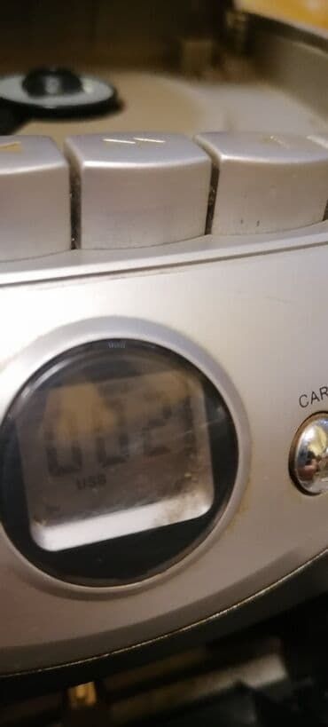 blaupunkt radio za kola: Radio Weg sa ispravnim USB a CD neznam. Lepo radi
 Mirjevo — 6