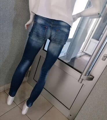 skinny fit farmerke: Farmerice extra kao nove
Vel 26
Teksas vrhunski sa puno elastina — 4