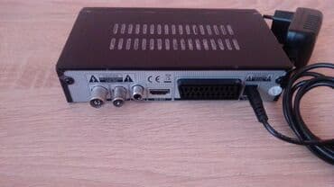 drzac za ruter na tv: Set Too Box"Denver" Model:DTB-133 SetTop Box DVB-T2 sa RF modulatorom — 2