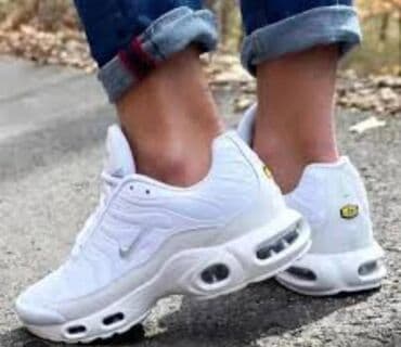 Patike: 25-36
3000 din
sd
szd