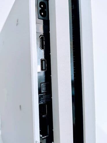 igrice za playstation 1: Sony Playstation 4 PRO  od 1Tb, puna instaliranih igrica. Bela sa — 7