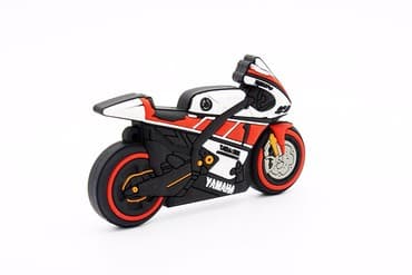 Hard diskovi, eksterni diskovi: USB Flash 64 GB - YAMAHA Prelep USB 2.0 stik od 64 GB. Kapacitet je — 2
