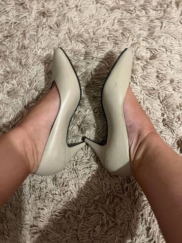 nine west salonke: Salonke, 38 — 9