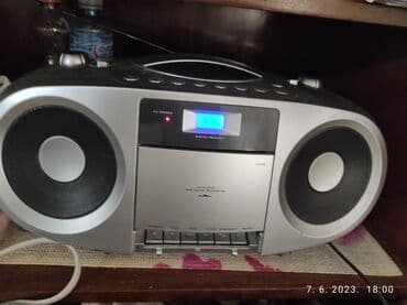auto radio za kamion 24v: Radio kasetofon sa cd-om. odlicno stanje,saljem kao cc paket,jeftina — 1