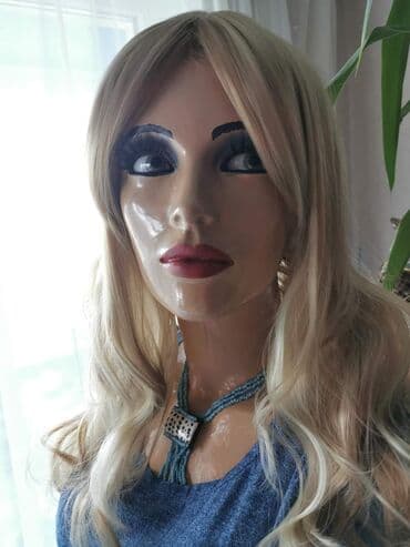 lace front perike: Perike
Cena:3200din — 6