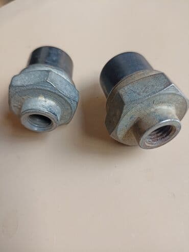regulator pritiska goriva astra g 1.7 dti: Senzor-davač pritiska ulja sa slike,dva komada,navoj M 10 OK 30 mm — 2
