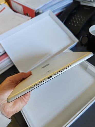 Tableti: HITNOOOoooo Ipad Air 16gb memorije IOS 12 savršen za surfovanje — 3