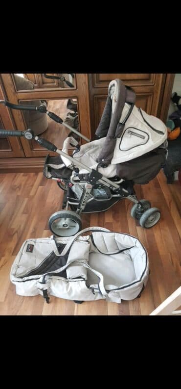 igracke za bebe: Kolica ocuvana hitno.2000 — 1