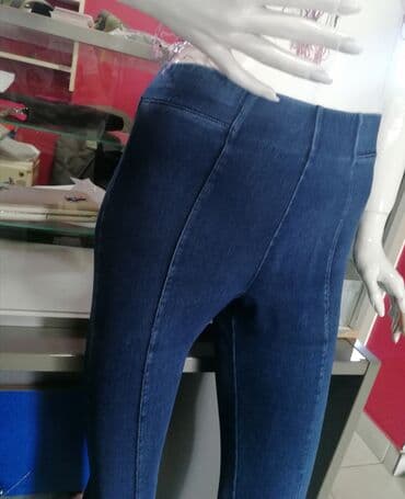 elegantne pantalone sa visokim strukom: Farmerice model kao helanke
Savrsene
Visok struk
Odgovara Vel S M — 6